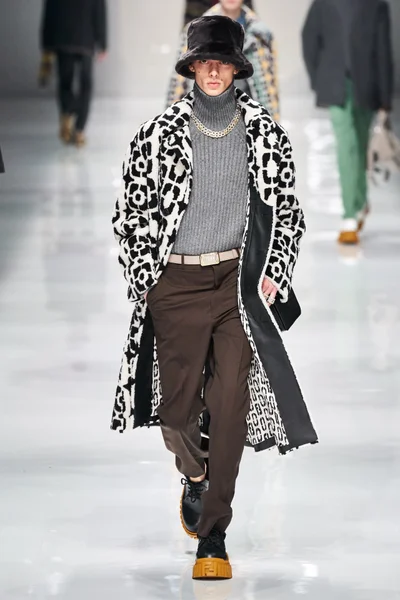 Look 34